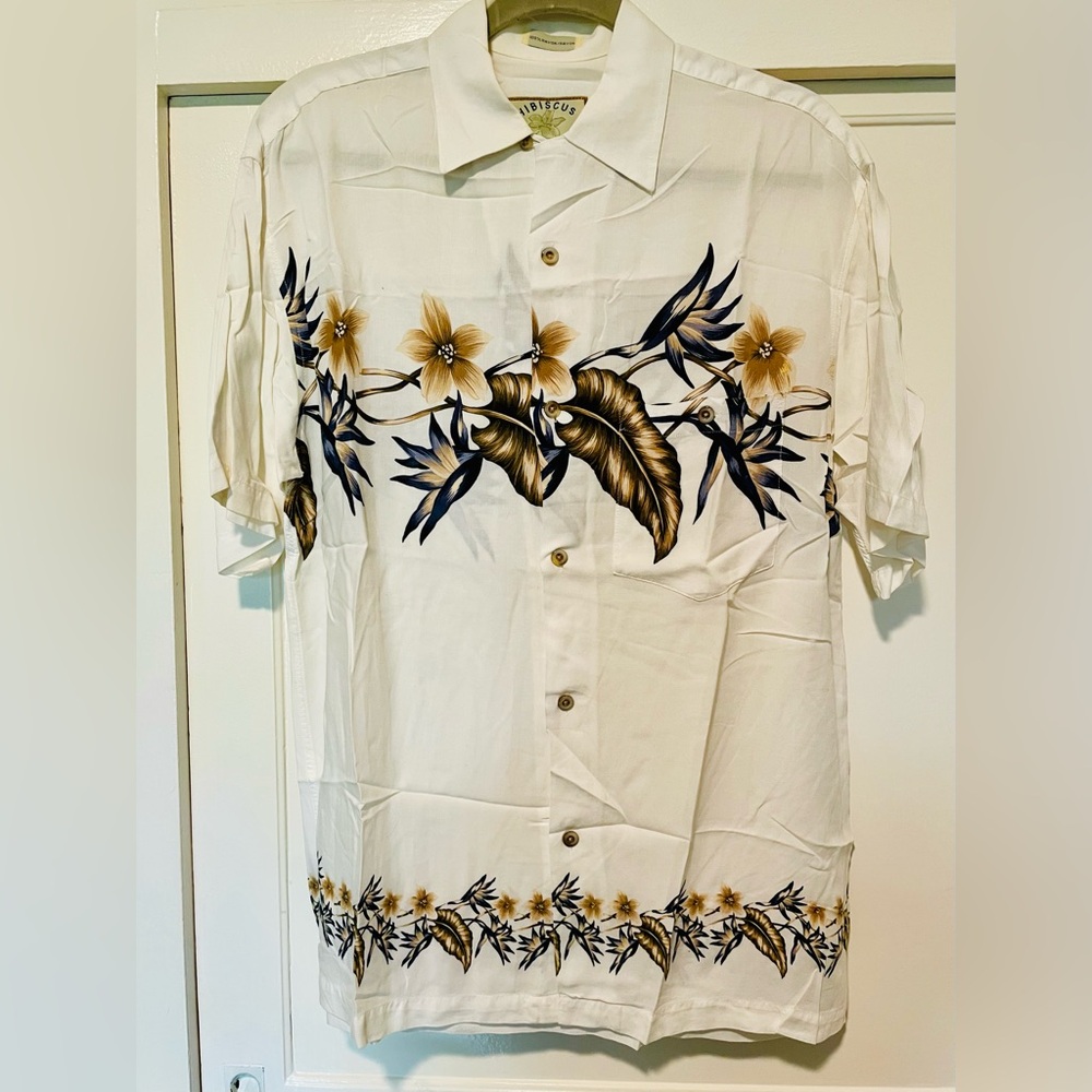 White Hawaiian Floral Shirt! 🤍🌺